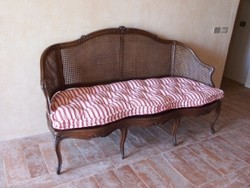 Divano in stile e materassino in lana