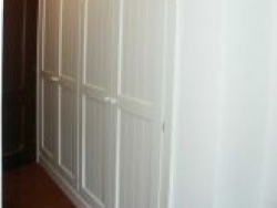 Armadio a scomparsa in nicchia